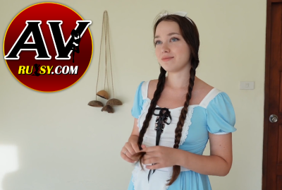xxx ฝรั่ง แม่บ้านสาวโดนจับลงโทษ Fucked a sexy maid after cleaning